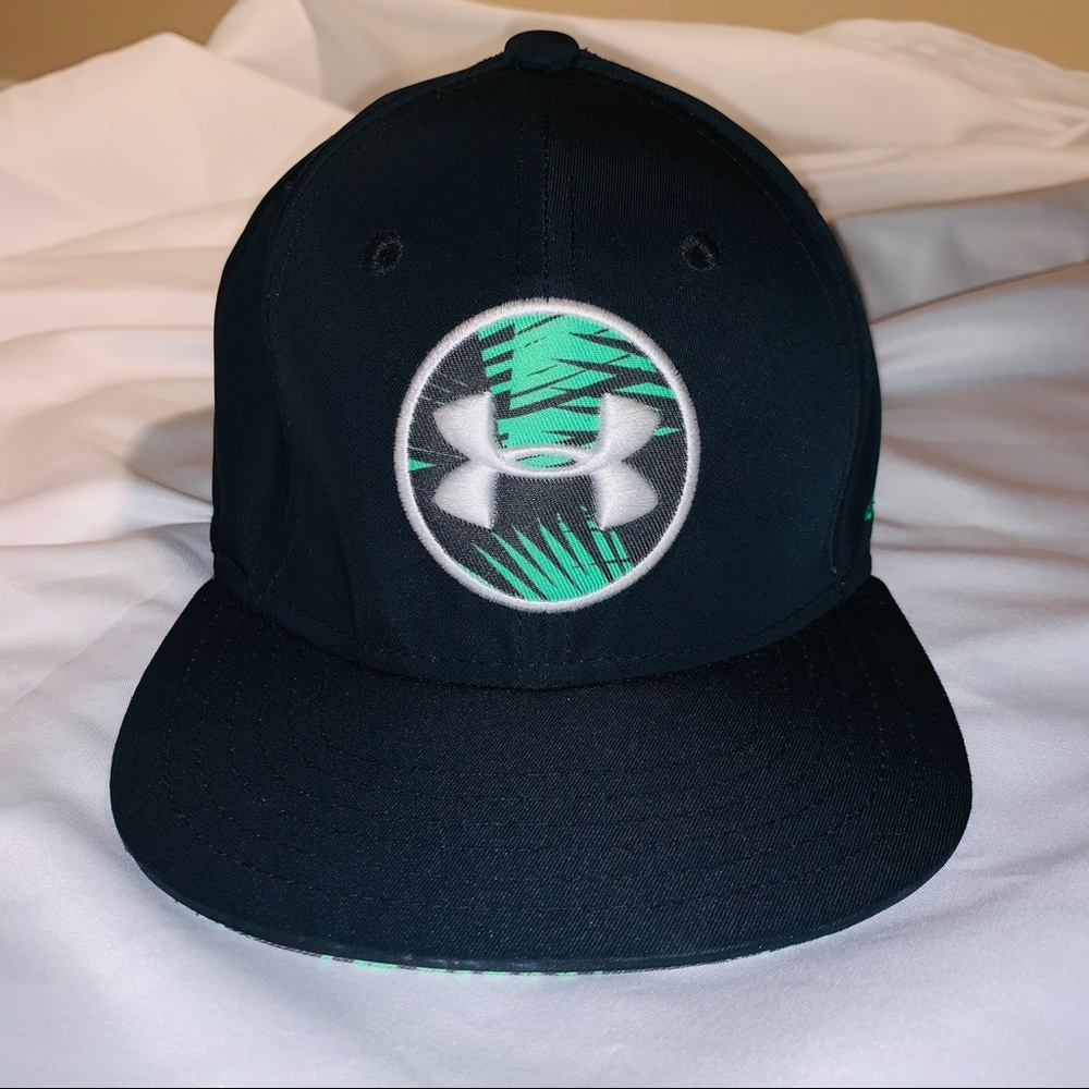 Youth Under Armour Flat Bill Baseball Hat NWOT